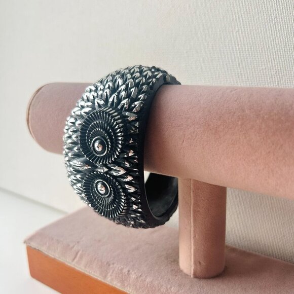 Vintage Chunky Owl Face Clamper Cuff Bracelet - Picture 5 of 7